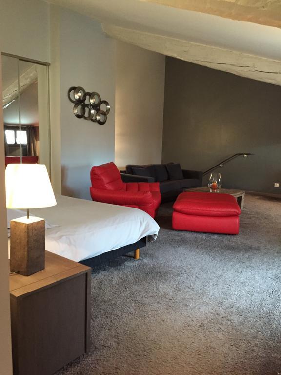 Au Lavoir Colombiers  Room photo