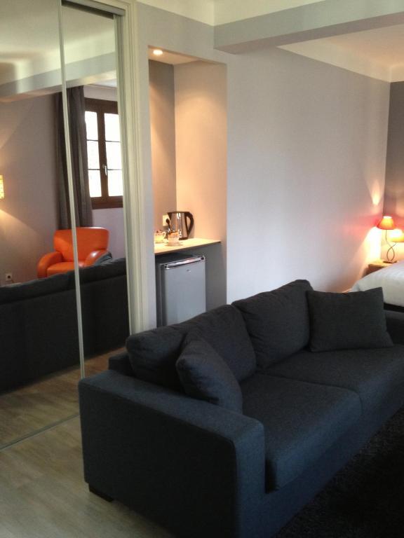 Au Lavoir Colombiers  Room photo